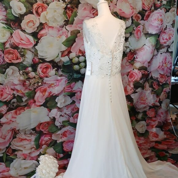 ABAO -WHITE CHIFFON WEDDING DRESS-SIZE 14 - Picture 2 of 2